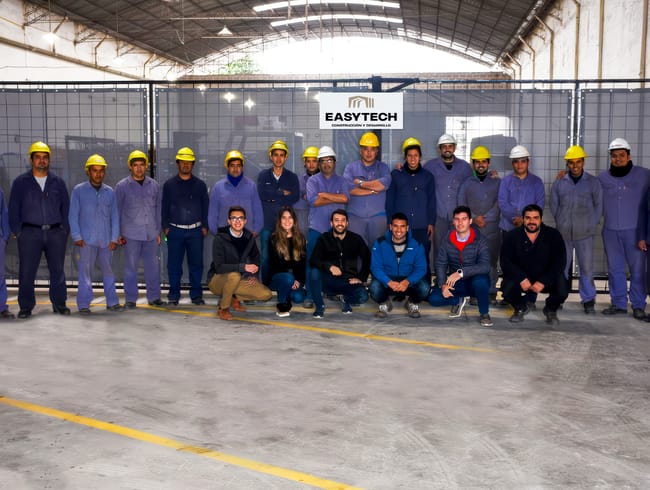 Equipo de Easytech en el sitio de obra